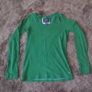 Long sleeve scoop neck shirt